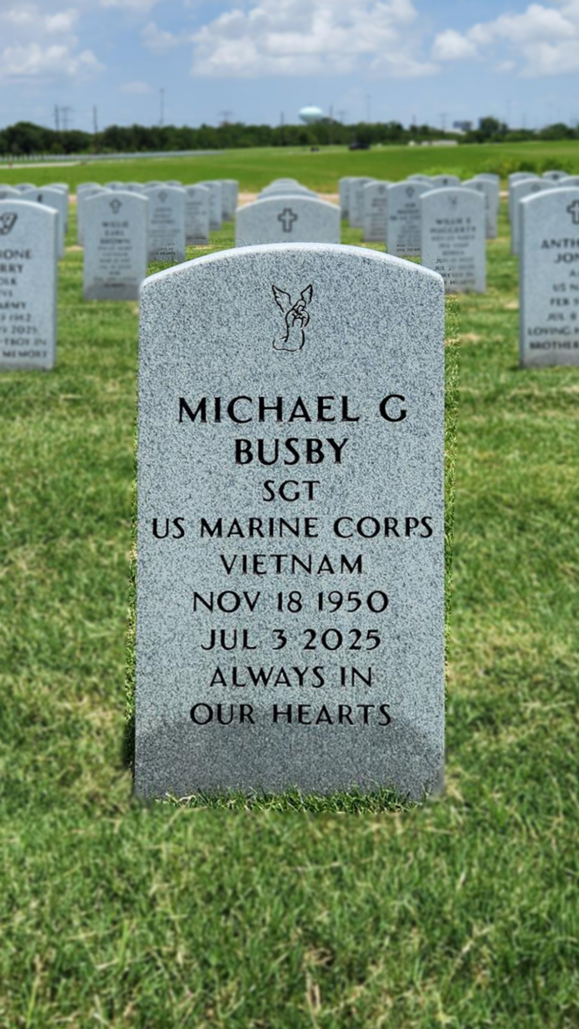 L&aacute;pida conmemorativa de veterano en el Cementerio Nacional de Houston